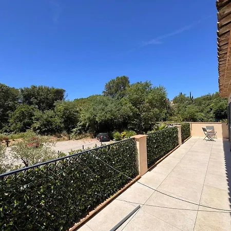 Le Bartole Grimaud, Yourhosthelper